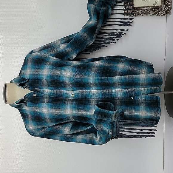 **SOLD**Stevie Nicks Upcycled Reworked Flannel Shirt Jacket Shacket - Picture 5 of 10